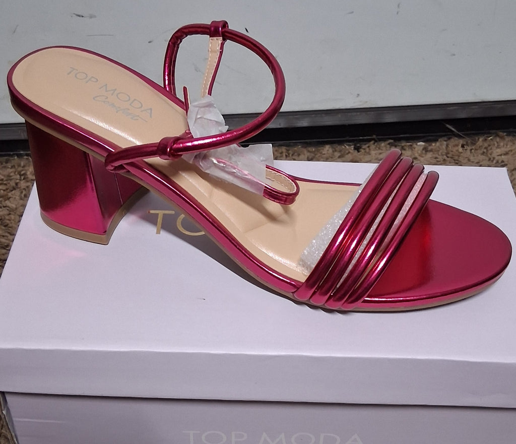 Brand new ladies size 9 top moda ankle wrap sandals